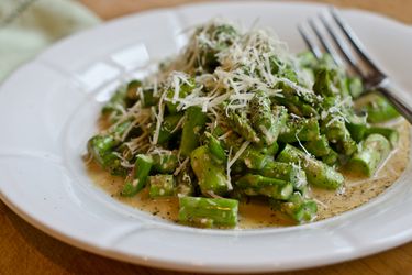 20140302 asparagus-caesar-salad.jpg＂width=