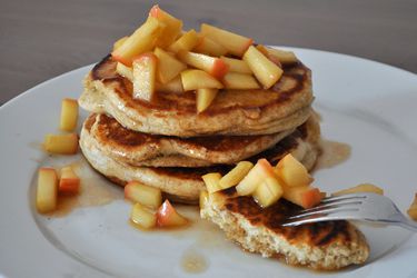 20130327-wakeandbake-rye-pancakes-apple-compote.JPG