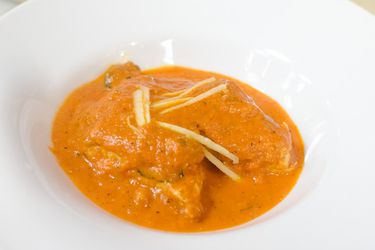 一碗自制的鸡tikka makhani，也被称为黄油鸡gydF4y2Ba