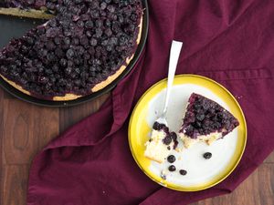 20180409-blueberry-upside-down-cake-vicky-wasik-24