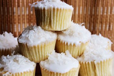 20140413-289750-coconut-cupcakes-primary2.jpg