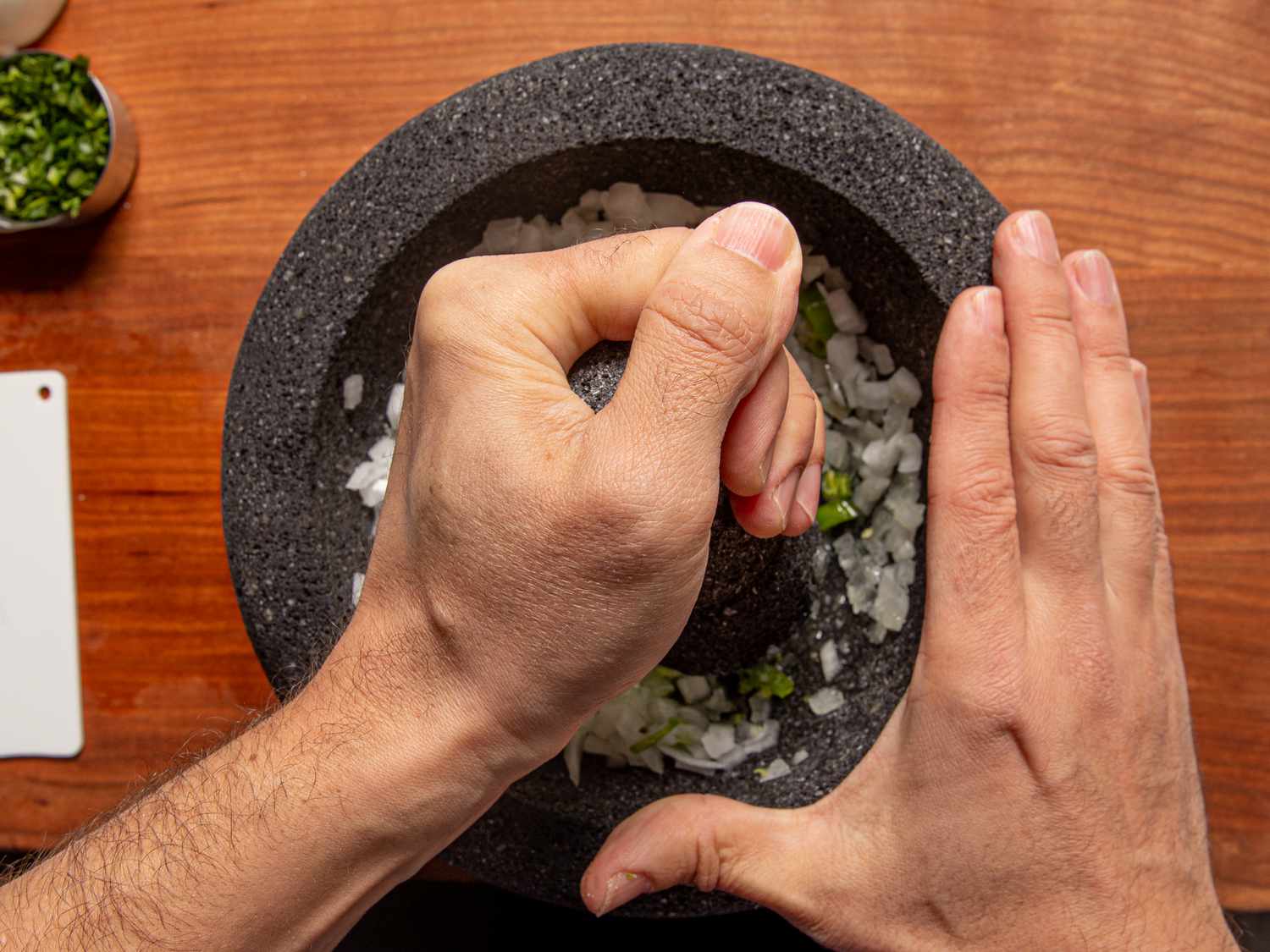 使用molcajete