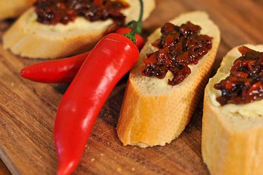 Hot chili chutney