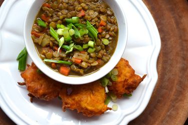 280558-20140125-sunday-brunch-curried-lentils-sweet-potato-donut.JPG