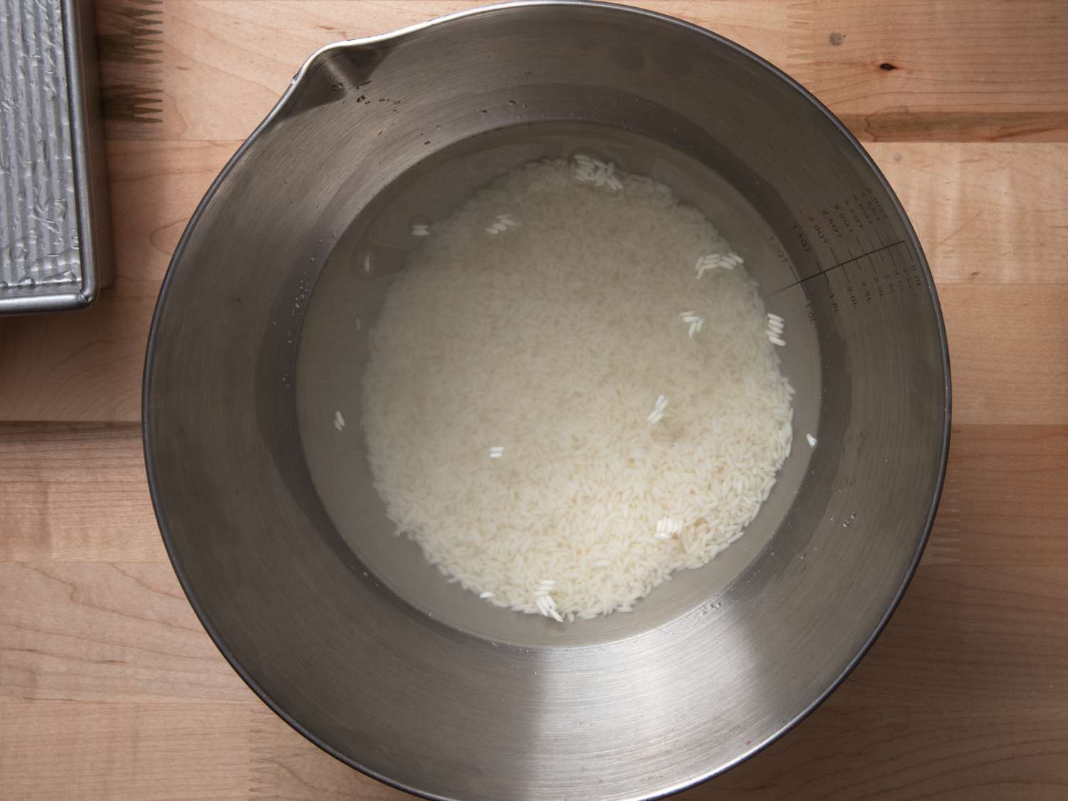 用金属碗洗米饭gydF4y2Ba