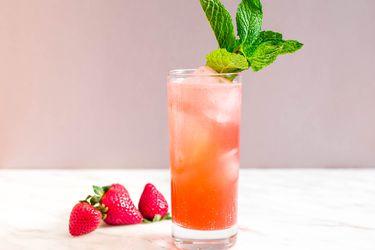 20150408-vodka-cocktails-strawberry-mint-vicky-wasik-edit-1 (1).jpg