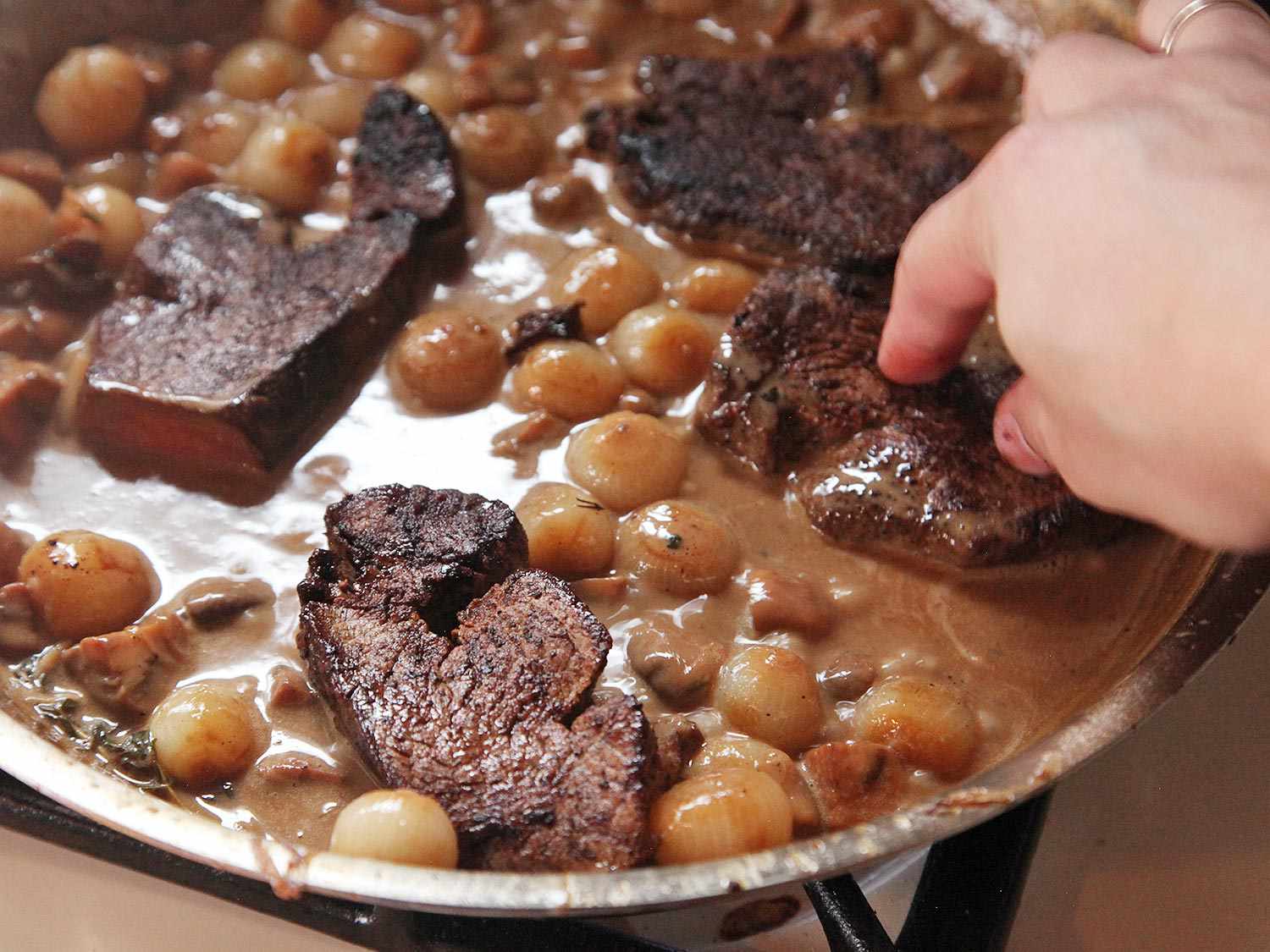 用牛排牛排，烤牛肉，还有更大的番茄酱酱