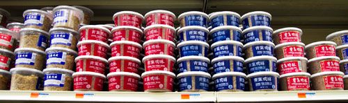 20110511 -猪肉牙线shelf.jpg