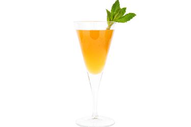 20110408-cocktail-apricot-bellini.jpg