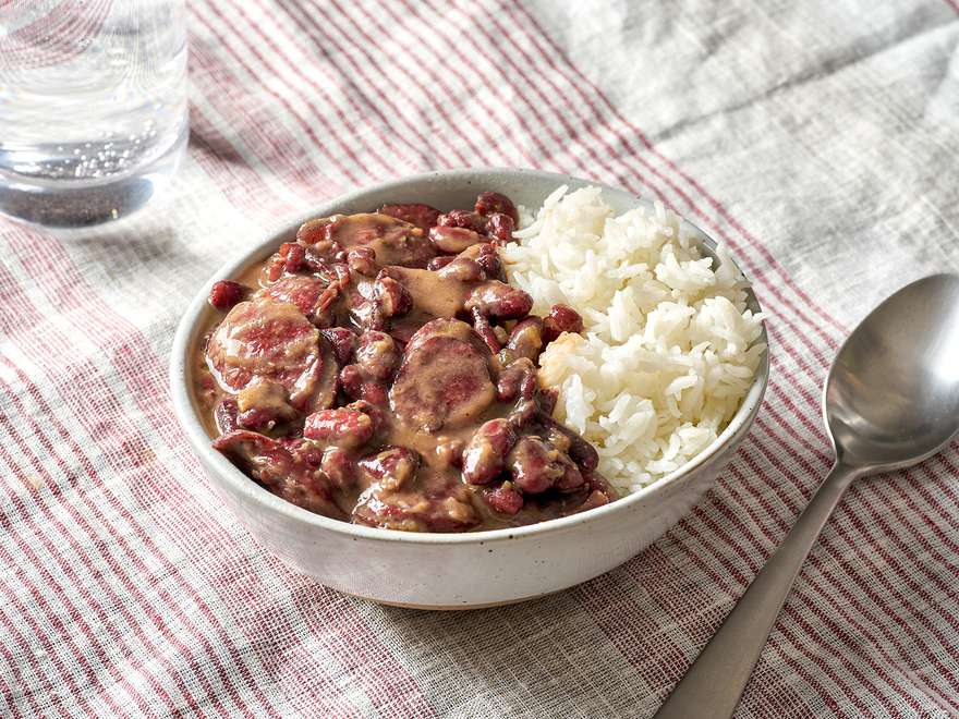 新的Orleansâ ' -风格红豆和米饭gydF4y2Ba