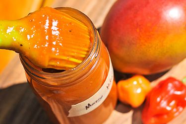 20120521-207265-mango-barbecue-sauce.jpg