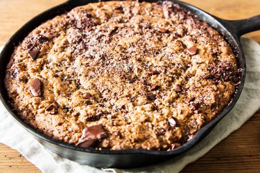 20171020_Skillet-Chocolate-Chip-Cookie-EmilyDryden_JPGS-6