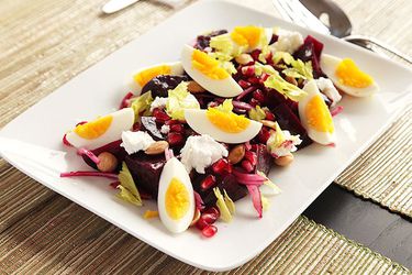 20121107-beet-egg-salad-1.jpg