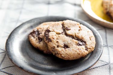 20180529-vegan-chocolate-chip-cookies-vicky-wasik-23
