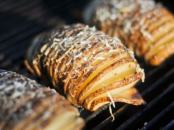 20111129 - 181517 - hasselback potatoes.jpg