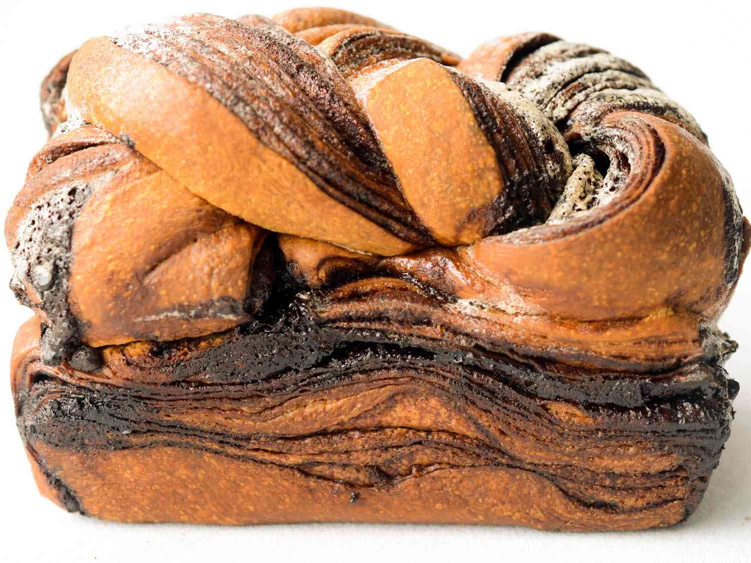 近距离照片的一面巧克力babka。