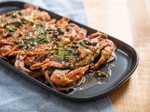 20190426-soft-shell-crab-butter-capers-vicky-wasik-16