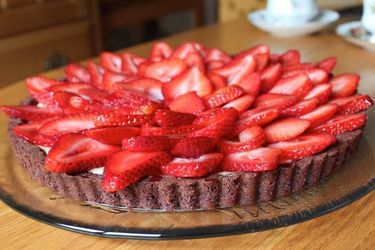 20120501 - 203721 - gftues chocstrawtart.jpg