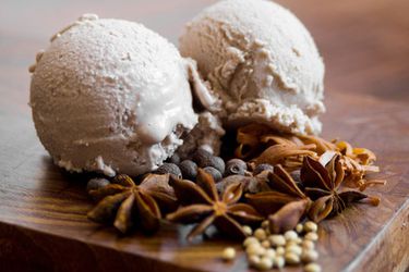 20130826-mulled-wine-ice-cream-primary.jpg