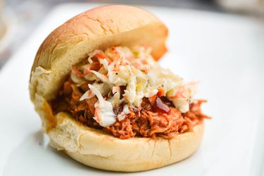 20140625-pulled-chicken-with-slaw.jpg