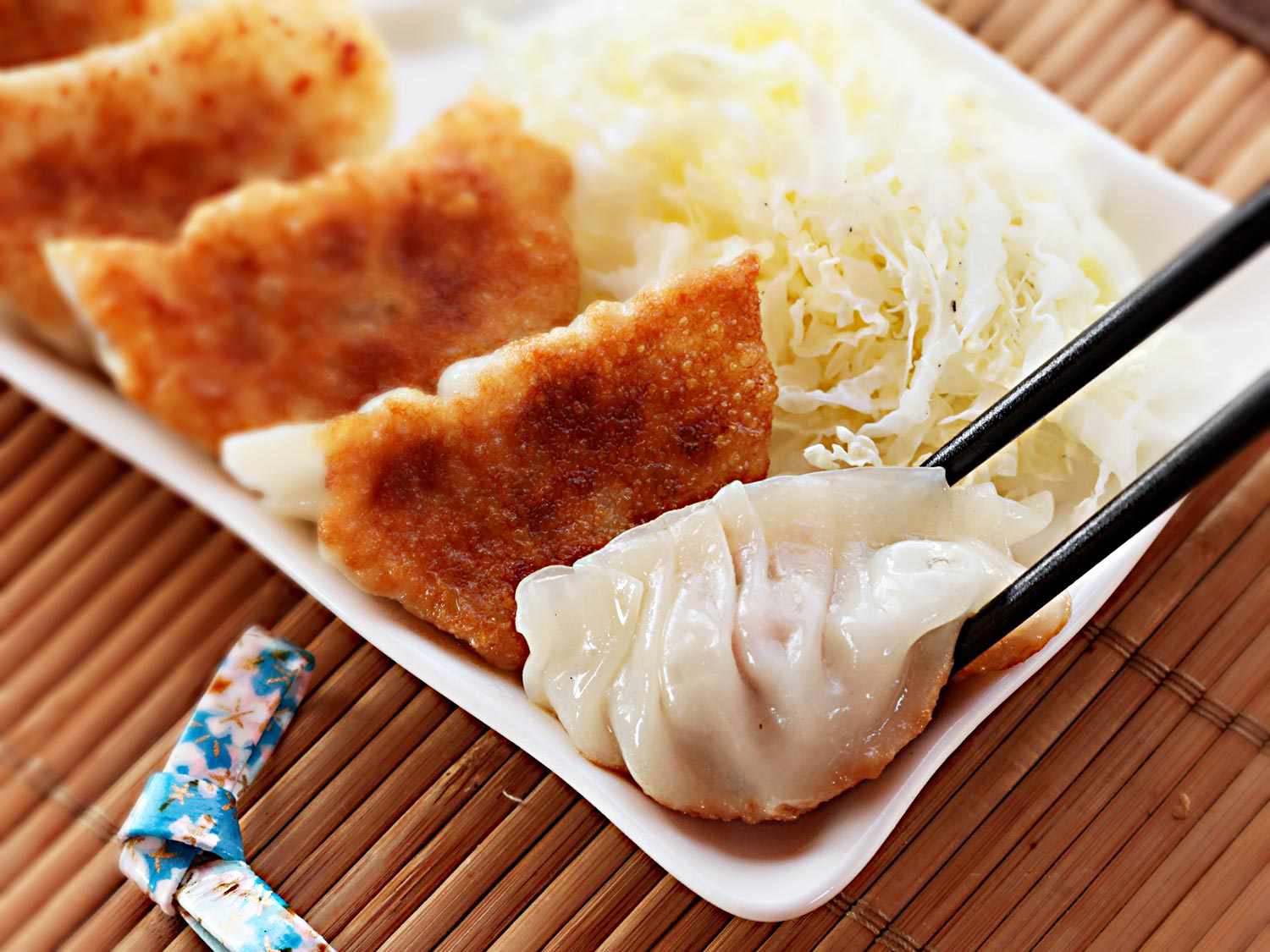 20150309-gyoza-how-to-japanese-dumpling-recipe-01.jpg