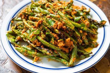 20200926-Dry-Fried-green-Beans-Romesco-sauce-daniel-gritzer-2