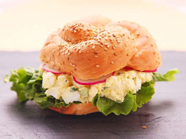 20140502-best-egg-salad-food-lab-recipe-6.jpg