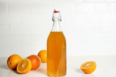 在一个密封的瓶子里Diy橘子利口酒