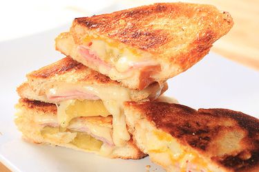 20120411-grilled-cheese-variations-cuban2.jpg