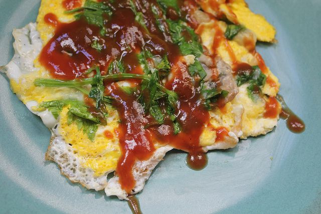 Taiwanese oyster omelet plated