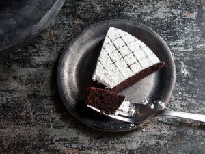 20190227-chocolate-olive-oil-cake-vicky-wasik-20