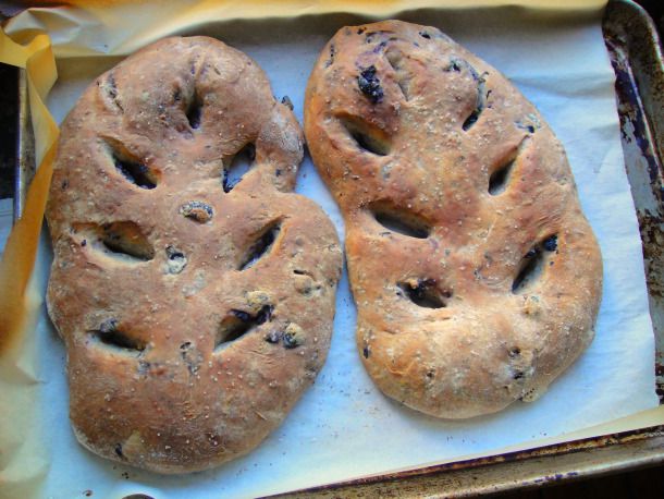 2010092 provencalolivefougasse.jpg