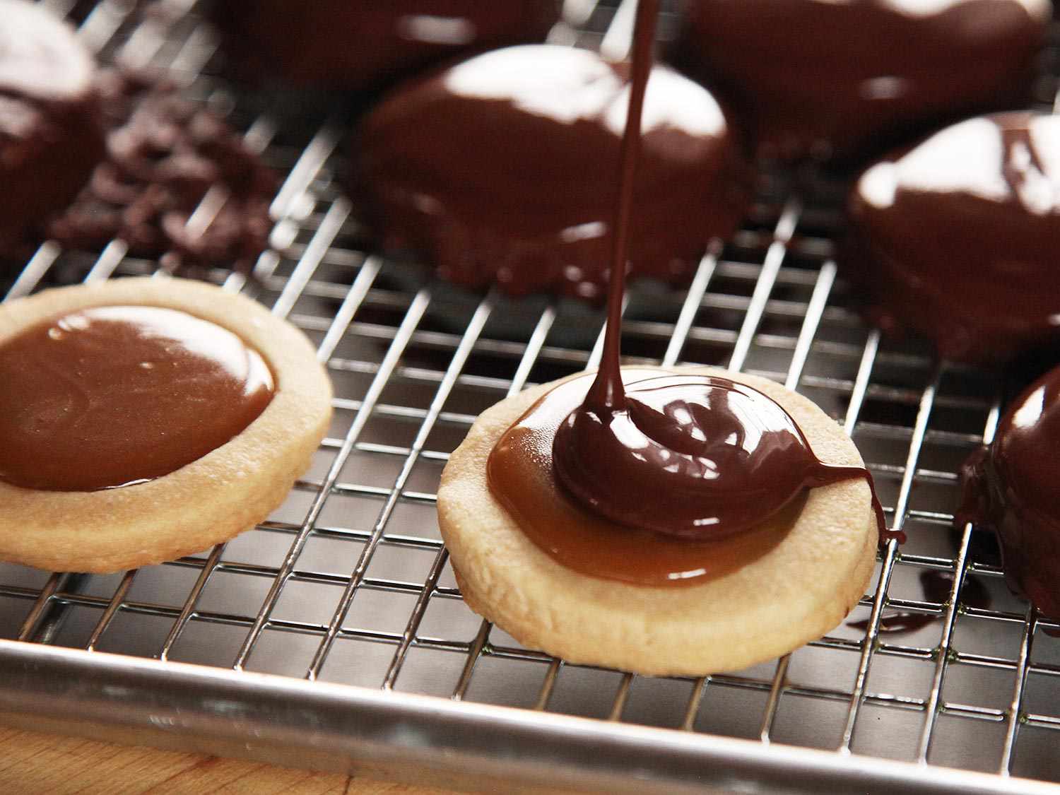 20141207-shortbread-cookie-caramel-chocolate-twix-recipe-14.jpg