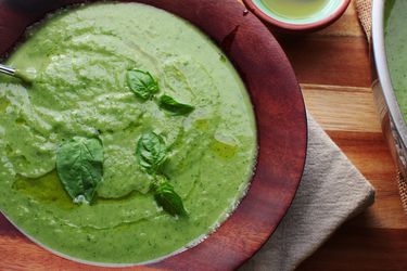 20170426-zucchini-pesto-soup-3.jpg