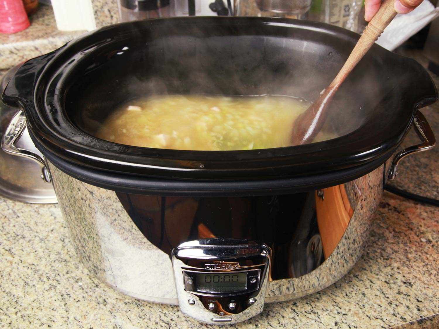 用慢炖锅热汤