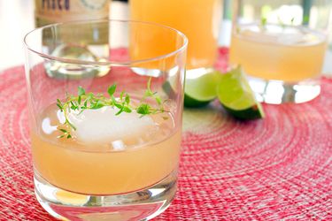 20150224 - piscograpefruitcocktail cocktails2 lepkowski.jpg——伊莱