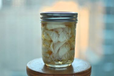 20111030-177361-finished-garlic-cloves-610.jpg