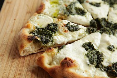 20130320-pesto-pizza-8.jpg