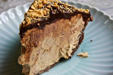 20140909-ideas-in-food-Slice-Of-Finished-Snickers-Pie.jpg