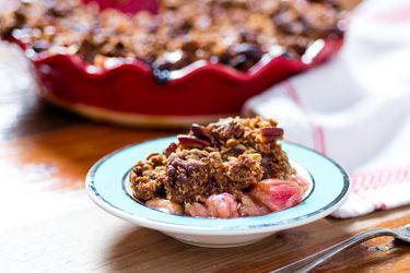 20170414-rhubarb-crisp-vicky-wasik-4.jpg