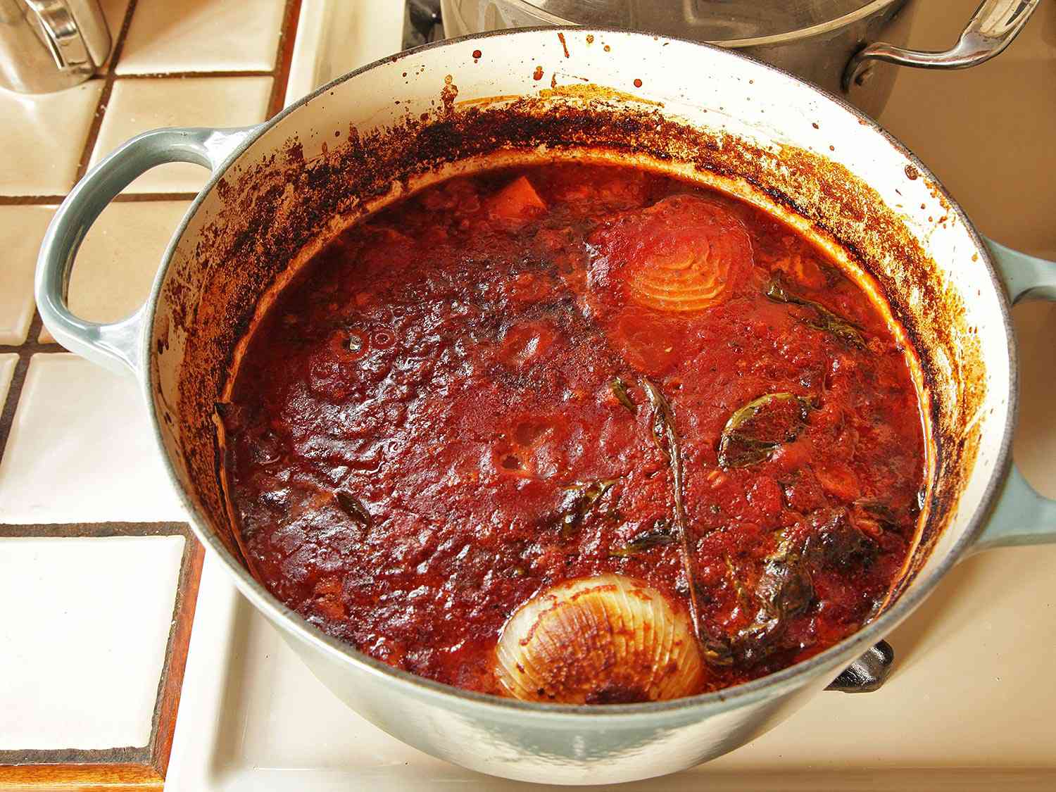 番茄酱在烤箱里煮了2小时后