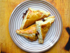 20130427-249168-sunday-brunch-peanut-butter-jam-turnover.JPG