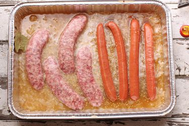 20170418-cooking-sausage-hot-dog-1.jpg