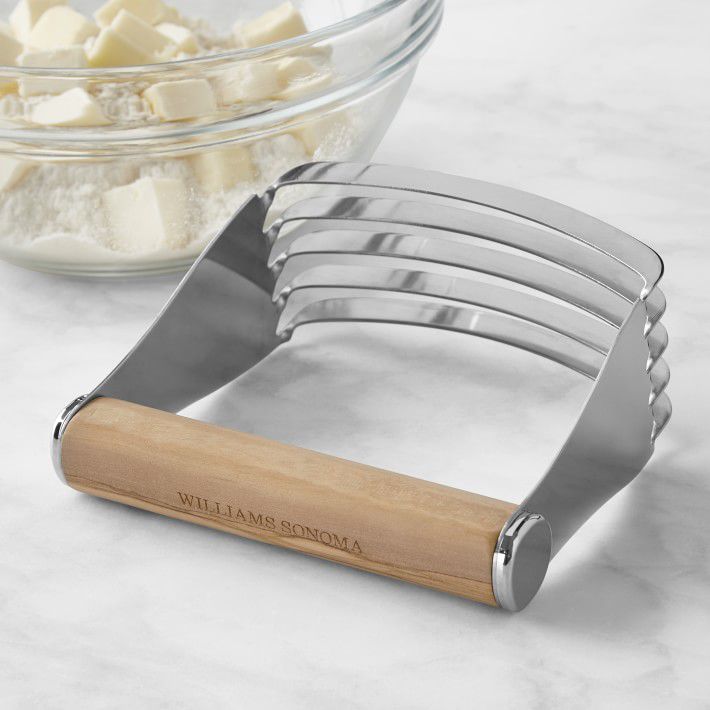 williams-sonoma-olivewood-pastry-blender