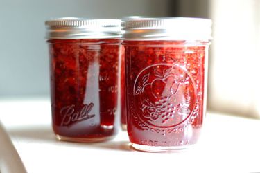 20110601-154240-strawberry-balsamic-thyme-jam-1.jpg