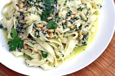 20120530-dt-jamie-olivers-summer-parsley-pasta.jpg