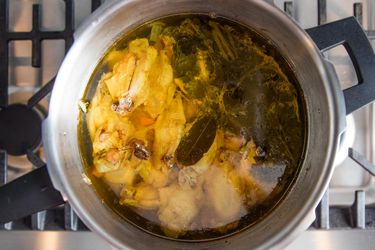 20170224-pressure-cooker-chicken-stock-vicky-wasik-3.jpg