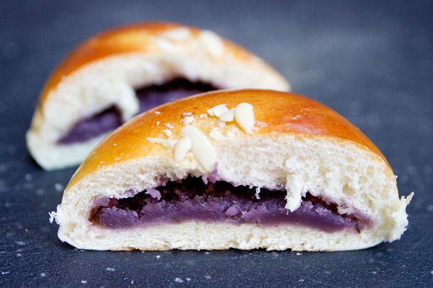 20141001-chinese-bakery-sweets-taro-bun-thumb.jpg