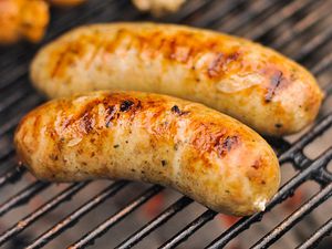 20121005-225215-garlic-feta-chicken-sausage.jpg