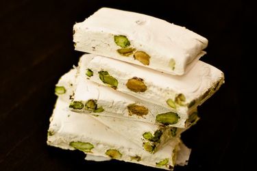 20111221-182838-torrone-nougat-candy-610x458-1.jpg